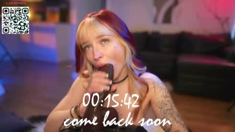Snapshot of suk_ki chatting on 05.19.26 Lika ginger Jessy blond online show from 05.19.26
