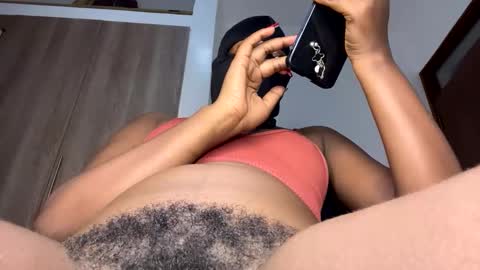 Snapshot of sultryaura chatting on 02.06.26 maskedtemptress online show from 02.06.26