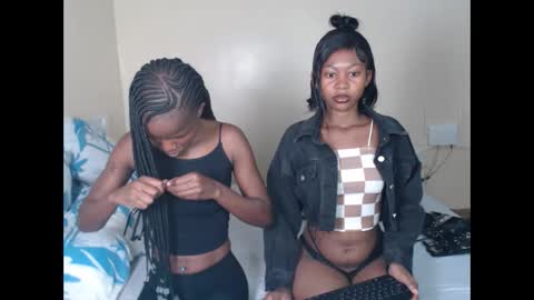 Snapshot of sultryvibesonly chatting on 11.17.25 sultryvibesonly online show from 11.17.25