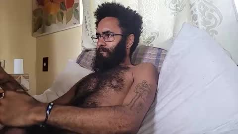 Snapshot of sumjang chatting on 10.27.25 Sumjang and Luksmen online show from 10.27.25