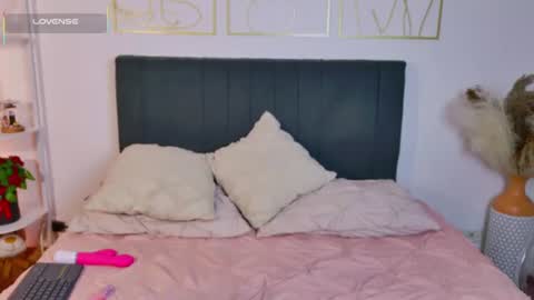 OnlyFans summer holiday online show from 06.17.26
