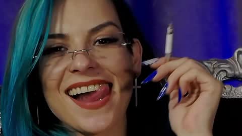 Snapshot of summer_quinn_ chatting on 12.30.24 Deea online show from 12.30.24