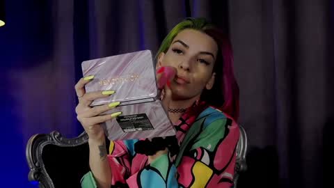 Snapshot of summer_quinn_ chatting on 01.13.25 Deea online show from 01.13.25