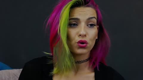 Snapshot of summer_quinn_ chatting on 01.16.25 Deea online show from 01.16.25