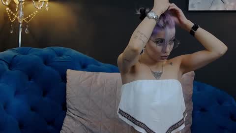 Snapshot of summer_quinn_ chatting on 02.04.25 Deea online show from 02.04.25