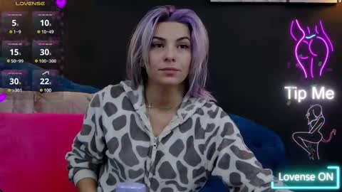 Snapshot of summer_quinn_ chatting on 02.11.25 Deea online show from 02.11.25