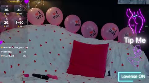 Snapshot of summer_quinn_ chatting on 02.14.25 Deea online show from 02.14.25