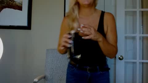 Snapshot of summerishotter chatting on 02.21.25 Amber online show from 02.21.25