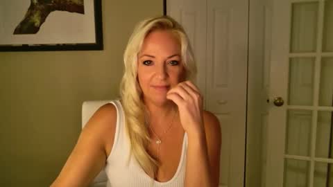 Snapshot of summerishotter chatting on 09.13.25 Amber online show from 09.13.25