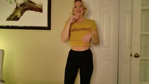 Snapshot of summerishotter chatting on 11.30.25 Amber online show from 11.30.25