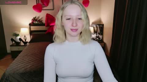 Snapshot of summerjem chatting on 02.17.26 summerjem online show from 02.17.26