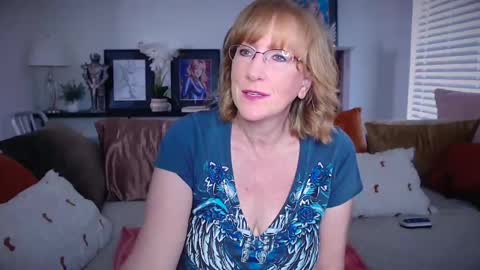 Snapshot of summerknightzzz chatting on 11.20.25 SummerKnightzzz online show from 11.20.25