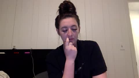 Snapshot of summerlee9 chatting on 05.18.26 summerlee9 online show from 05.18.26