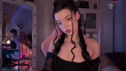 Miss Nelly online show from 10.16.25