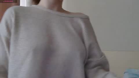 Snapshot of sun_sparkle chatting on 05.11.26 Olivia online show from 05.11.26