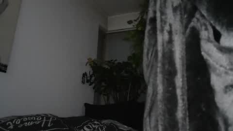 Snapshot of sundicksun chatting on 12.17.24 s online show from 12.17.24