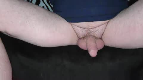 Snapshot of sundicksun chatting on 03.05.25 s online show from 03.05.25