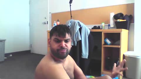 Snapshot of sundoog chatting on 02.11.25 Sundoog online show from 02.11.25