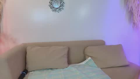 Snapshot of sunflower_aillyn chatting on 10.29.25 Aillyn Perez online show from 10.29.25