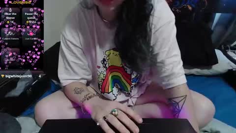 Snapshot of sunni_daes_xo chatting on 09.10.25 Sunni Daes online show from 09.10.25