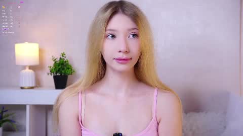 Snapshot of sunnmoonn chatting on 06.10.26 Lily online show from 06.10.26