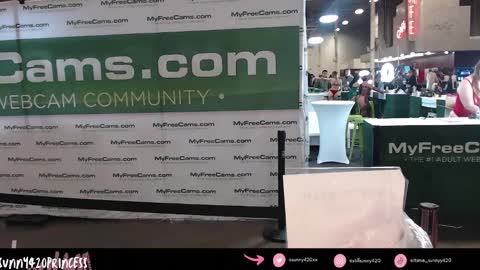 Snapshot of sunny420princess chatting on 12.07.24 Sunny420 online show from 12.07.24