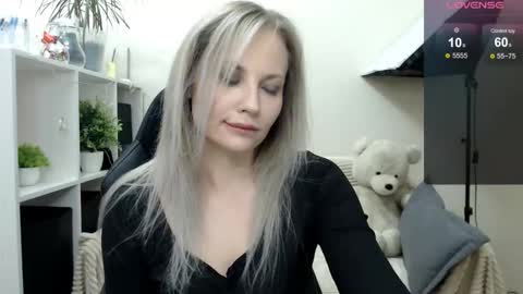 Naomi online show from 11.05.25