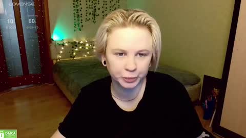 Snapshot of sunny_mood chatting on 12.14.24 sunny mood online show from 12.14.24