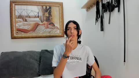 Snapshot of sunny_os chatting on 12.20.25 Sunny online show from 12.20.25