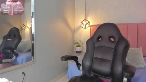  S U N N Y online show from 10.18.25