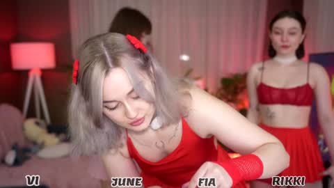 Snapshot of sunnyfia chatting on 10.06.25 Fia  -  TG -  Mia -  Alice -  online show from 10.06.25