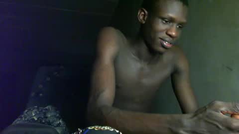 Snapshot of sunnyjohn447 chatting on 10.03.25 Sunnyblack2 online show from 10.03.25