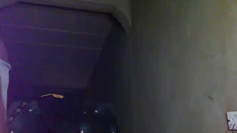 Snapshot of sunnyjohn447 chatting on 10.21.25 Sunnyblack2 online show from 10.21.25