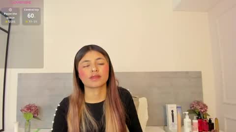 sunnywhitee online show from 04.23.26