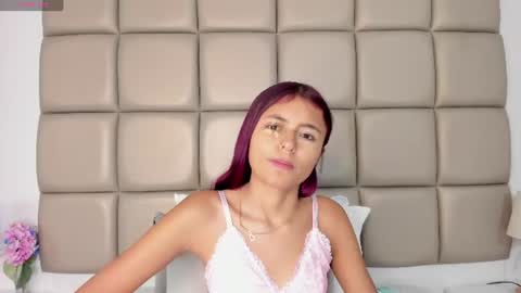 sunnywhitee online show from 07.03.26