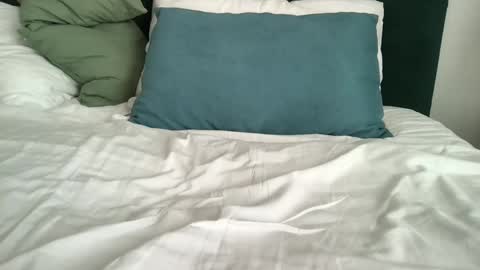 Snapshot of sunrice_ chatting on 01.15.25 Eva See Bio Dont forget to put your thumbs up. online show from 01.15.25