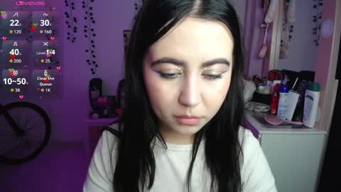 Snapshot of sunset_pienk chatting on 12.01.25 Sunset online show from 12.01.25