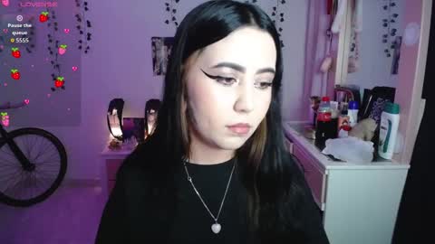 Snapshot of sunset_pienk chatting on 01.08.26 Sunset online show from 01.08.26