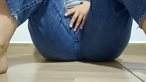 Annie online show from 12.17.25