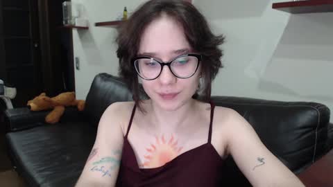 Snapshot of sunshinehella chatting on 12.13.24 Hella online show from 12.13.24