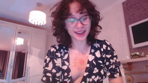 Snapshot of sunshinehella chatting on 01.15.25 Hella online show from 01.15.25