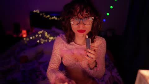 Snapshot of sunshinehella chatting on 02.21.25 Hella online show from 02.21.25