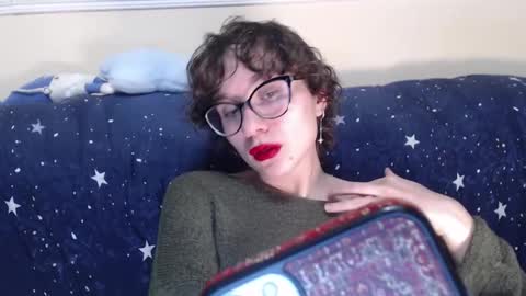 Snapshot of sunshinehella chatting on 11.25.25 Hella online show from 11.25.25