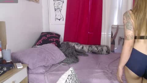 Snapshot of superhotvaleria chatting on 11.11.25 Im val online show from 11.11.25