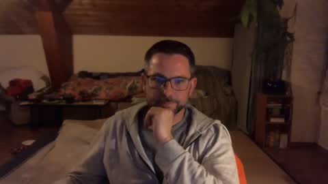 supersquirrel81 online show from 12.05.25