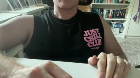 Snapshot of surfstar81 chatting on 06.25.26 surfstar81 online show from 06.25.26