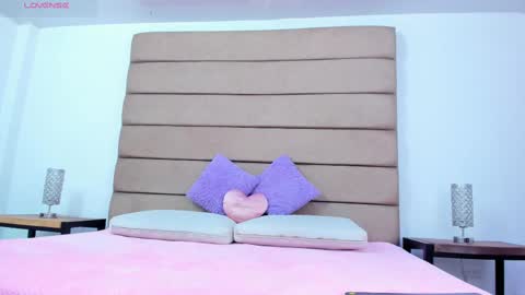 Snapshot of susan_elliot chatting on 09.30.25 Susan online show from 09.30.25