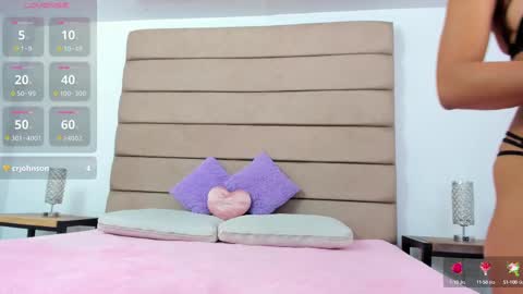 Snapshot of susan_elliot chatting on 10.02.25 Susan online show from 10.02.25