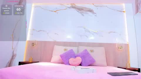 Snapshot of susan_elliot chatting on 11.27.25 Susan online show from 11.27.25