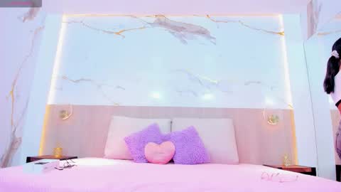 Snapshot of susan_elliot chatting on 12.01.25 Susan online show from 12.01.25